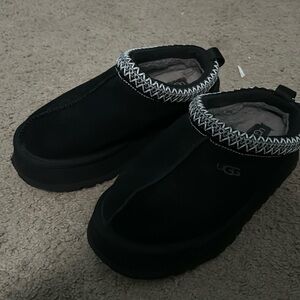 black tasman ugg slippers